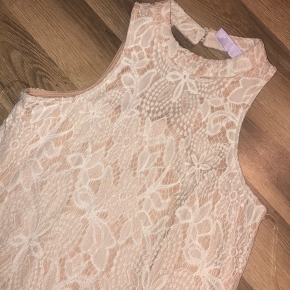 Dress with lace overlay - Picture 2 of 3